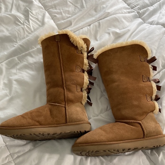 UGG® Bailey Bow II Suede Tall Water-Resistant Cold Weather Boots size 7 - Picture 15 of 17